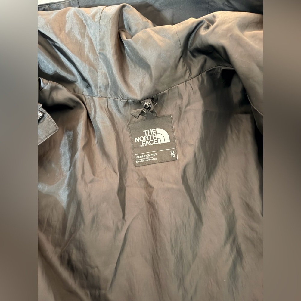 The North Face Men's Classic Black Rain Jacket - Picture 4 of 8